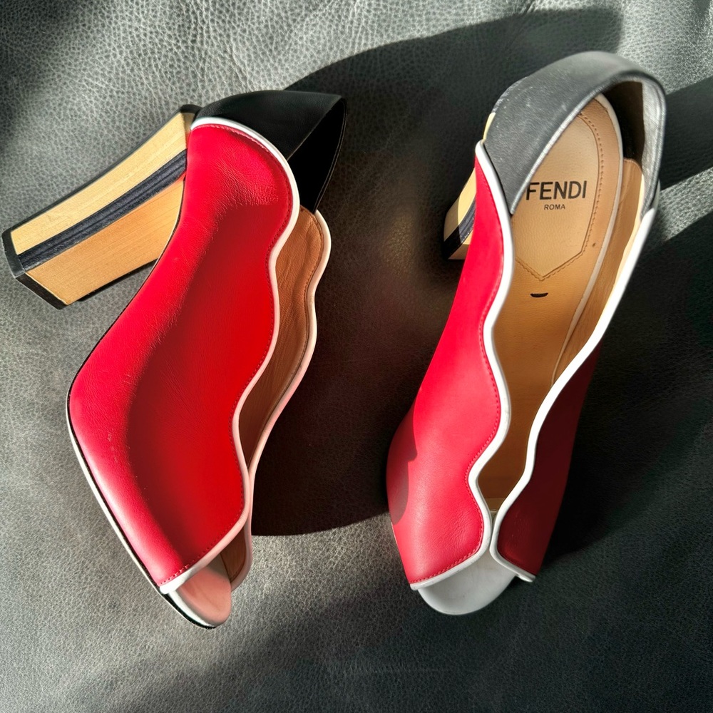 Fendi multi color scallop open toe wooden heel red - Picture 2 of 8
